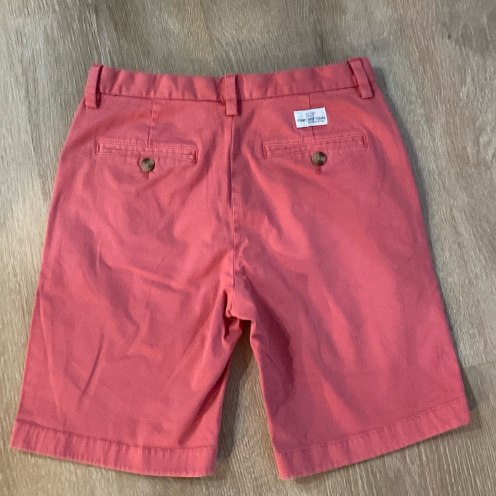 Vineyard vines- peach color short